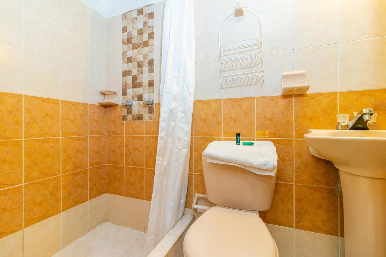 Ayenda 1080 Bogota Alpes Castellana住宿加早餐旅馆 外观 照片